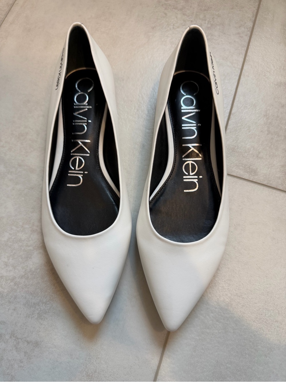 Calvin Klein Women's White Pointed Toe Flats Size 7 - Picture 5 of 7